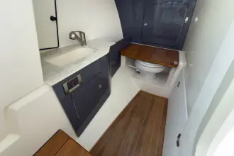Thumbnail von Boston Whaler 330 Vantage
