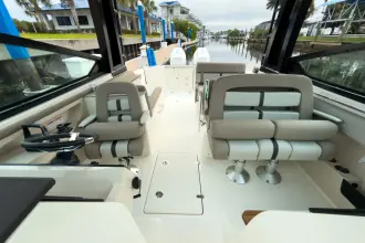 Thumbnail von Boston Whaler 330 Vantage