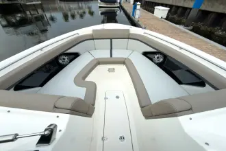 Thumbnail von Boston Whaler 330 Vantage