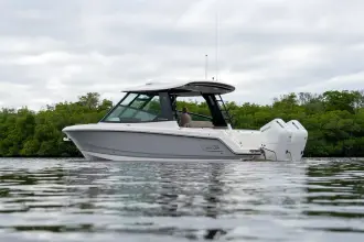 Thumbnail von Boston Whaler 330 Vantage