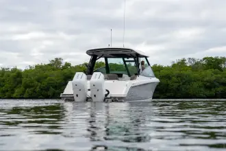 Thumbnail von Boston Whaler 330 Vantage