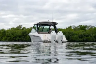 Thumbnail von Boston Whaler 330 Vantage