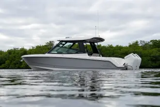 Thumbnail von Boston Whaler 330 Vantage