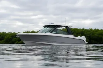 Thumbnail von Boston Whaler 330 Vantage