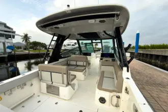 Thumbnail von Boston Whaler 330 Vantage