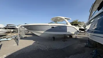 Sea Ray SLX 310 Outboard