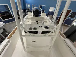 Thumbnail von Boston Whaler 190 Montauk