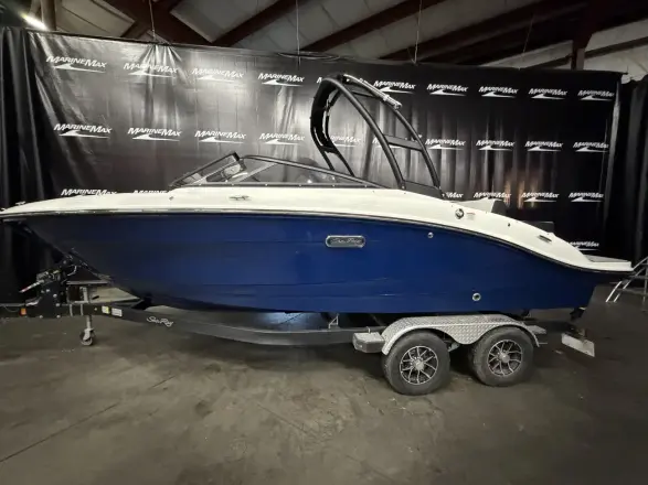 Sea Ray SPX 210 