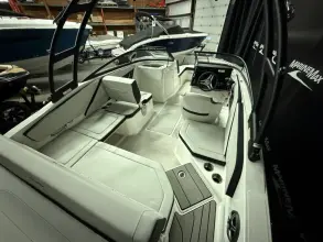 Thumbnail von Sea Ray SPX 210