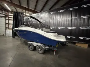 Thumbnail von Sea Ray SPX 210