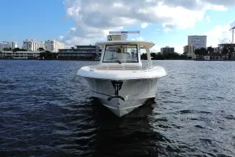 Thumbnail von Boston Whaler 350 Realm