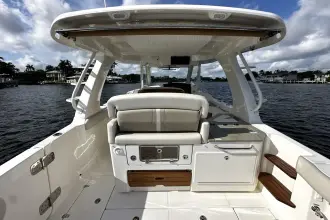 Thumbnail von Boston Whaler 350 Realm