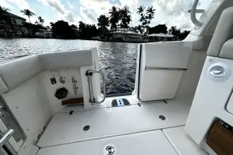 Thumbnail von Boston Whaler 350 Realm