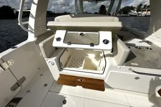 Thumbnail von Boston Whaler 350 Realm