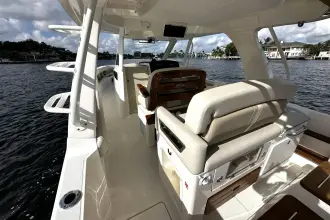 Thumbnail von Boston Whaler 350 Realm