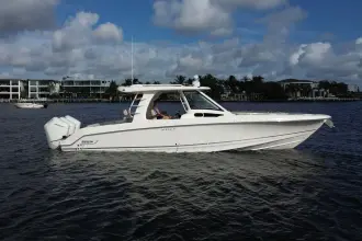 Thumbnail von Boston Whaler 350 Realm