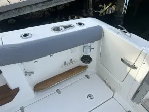 Thumbnail von Boston Whaler 350 Realm
