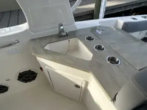 Thumbnail von Boston Whaler 350 Realm