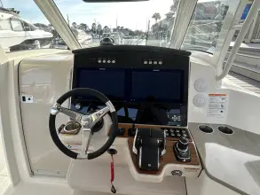Thumbnail von Boston Whaler 350 Realm
