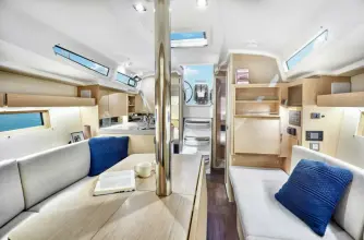 Thumbnail von Beneteau Oceanis 34.1 Swing Keel