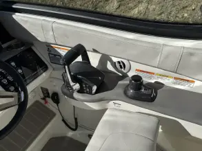 Thumbnail von Sea Ray Sundancer 320