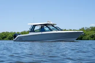 Boston Whaler 330 Vantage