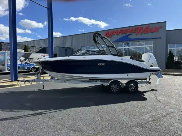 Sea Ray SPX 210 Outboard