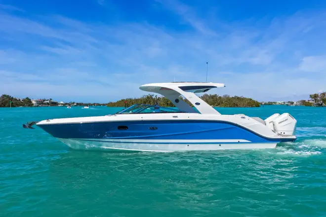 Sea Ray SLX 310 Outboard
