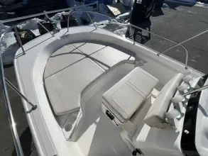 Thumbnail von Boston Whaler 190 Montauk