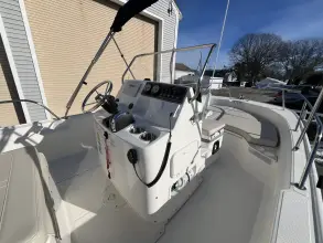 Thumbnail von Boston Whaler 190 Montauk