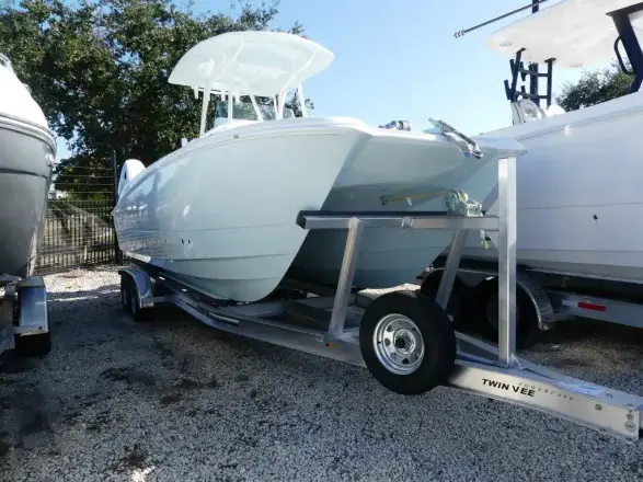 Twin Vee Powercats 240 Center Console GFX