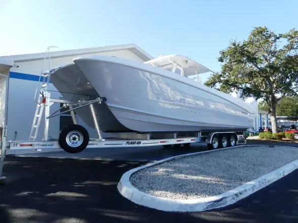 Twin Vee Powercats 340 Center Console GFX