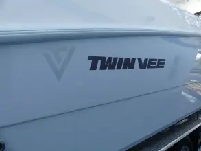 Thumbnail von Twin Vee Powercats 340 Center Console GFX