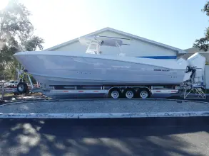 Thumbnail von Twin Vee Powercats 340 Center Console GFX