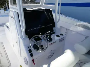 Thumbnail von Twin Vee Powercats 340 Center Console GFX
