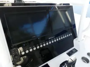Thumbnail von Twin Vee Powercats 340 Center Console GFX