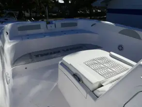 Thumbnail von Twin Vee Powercats 340 Center Console GFX