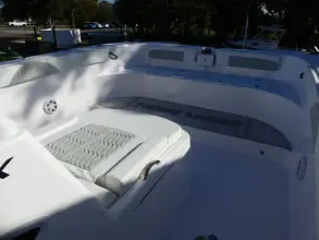 Thumbnail von Twin Vee Powercats 340 Center Console GFX