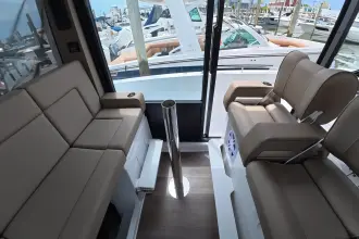 Thumbnail von Cruisers Yachts 38 VTR EC