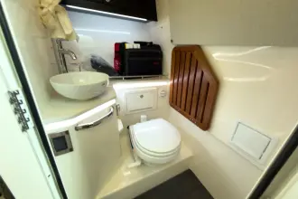 Thumbnail von Boston Whaler 380 Realm