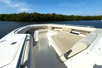 Thumbnail von Boston Whaler 380 Realm