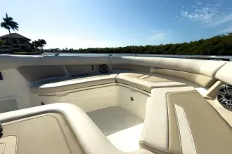 Thumbnail von Boston Whaler 380 Realm