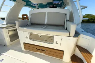 Thumbnail von Boston Whaler 380 Realm