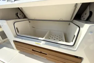 Thumbnail von Boston Whaler 380 Realm