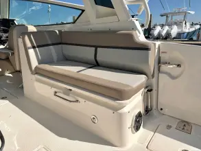 Thumbnail von Boston Whaler 330 Vantage