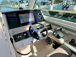 Thumbnail von Boston Whaler 330 Vantage