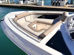 Thumbnail von Boston Whaler 330 Vantage