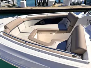 Thumbnail von Boston Whaler 330 Vantage