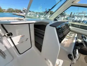 Thumbnail von Boston Whaler 330 Vantage