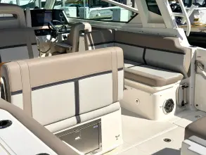Thumbnail von Boston Whaler 330 Vantage